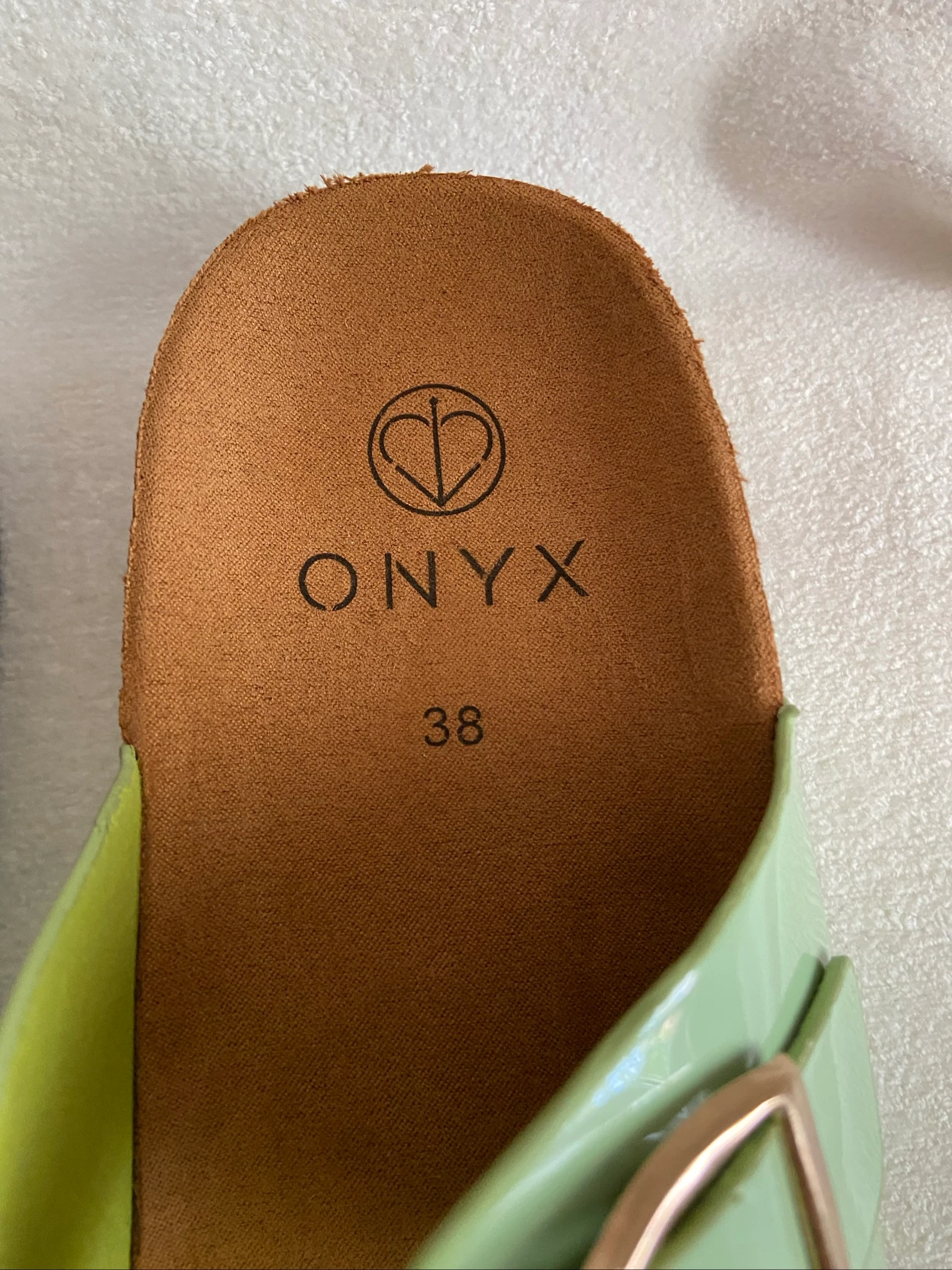 Sandália de verão aberta muito bonita•duas tiras ajustáveis na parte superior•verde amêndoa•38•ONYX – photo 4